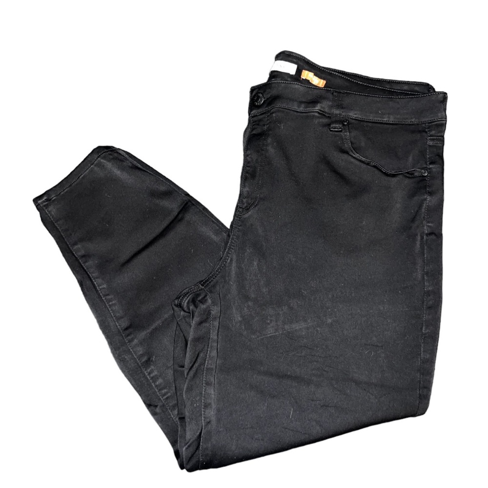 CELEBRITY PINK • The Rider black skinny pant. Size 24
